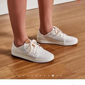 OluKai Women's White and Cream Trainer